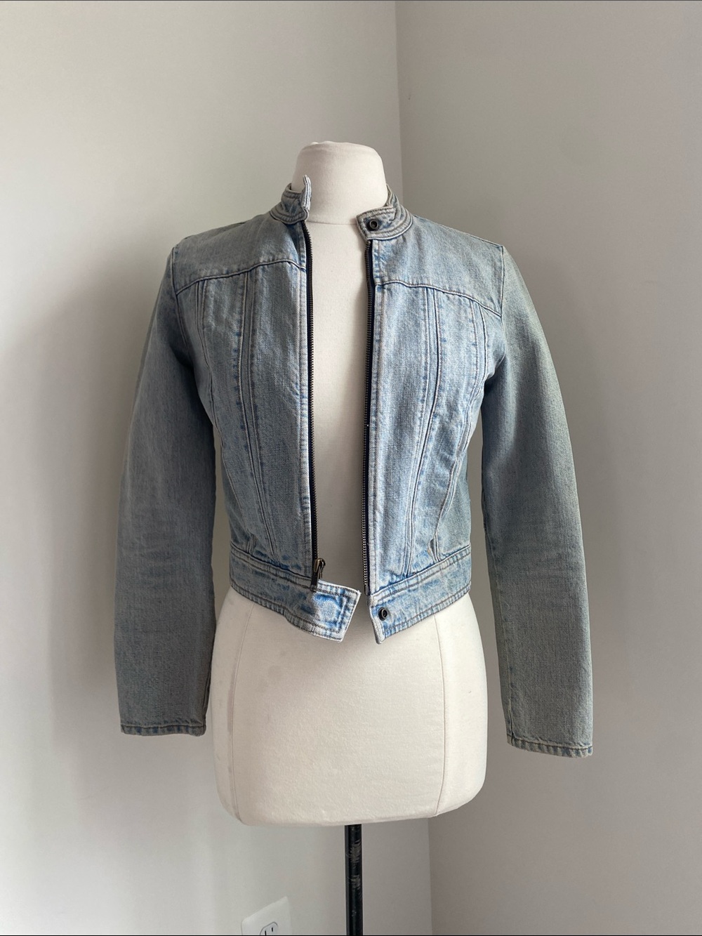 Vintage Y2K Gap Cropped Light Wash Denim Zip-Front Jacket Womens Sz Small